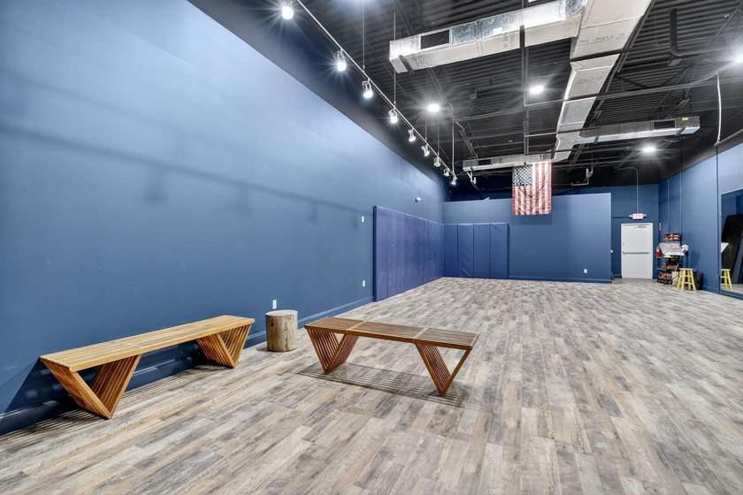 Beautifully renovated, high-end commercial space in prime sunny - photo 30