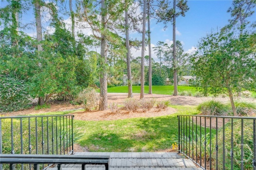 Nestled in a quiet cul-de-sac in desirable Oakridge, this - photo 32