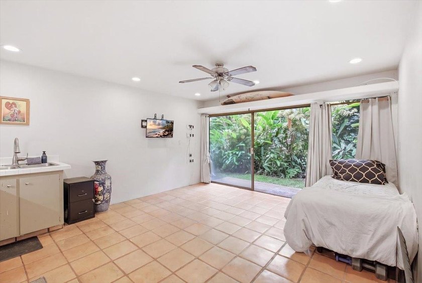 Location, location, location - and a price point Kihei rarely - photo 2