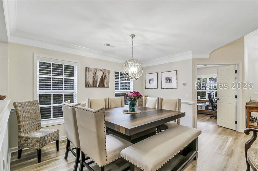 WOW! This is the Pinecrest home you've been waiting for! - photo 9
