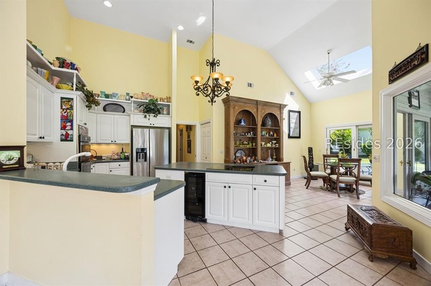 Tucked away at the end of a quiet cul-de-sac in sought-after - photo 22