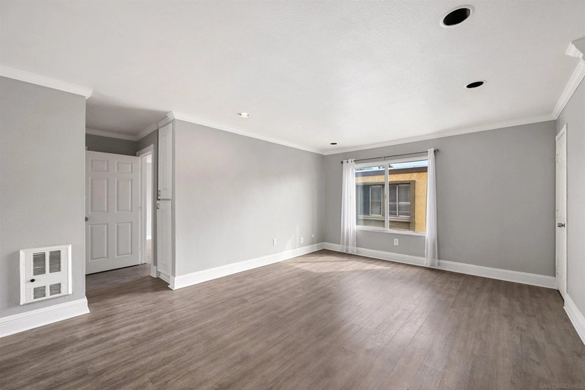 This light and bright residence has been beautifully upgraded - photo 3