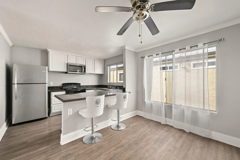 This light and bright residence has been beautifully upgraded - photo 8