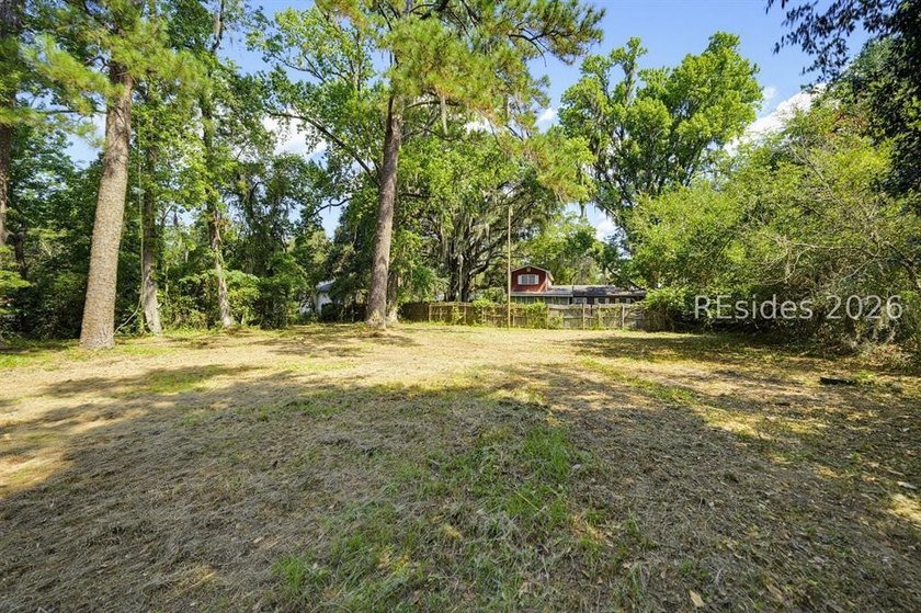 Exceptional opportunity to build your custom home on a spacious - photo 13