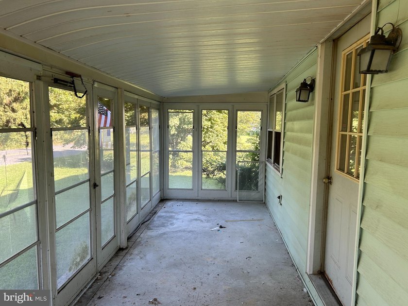 PRICE ADJUSTMENT. This property is located in the northeast - photo 3