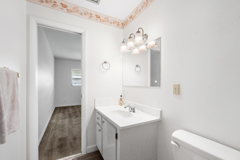Very quiet, cozy unit directly across from laundry facilities - photo 11