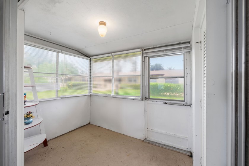 Very quiet, cozy unit directly across from laundry facilities - photo 13