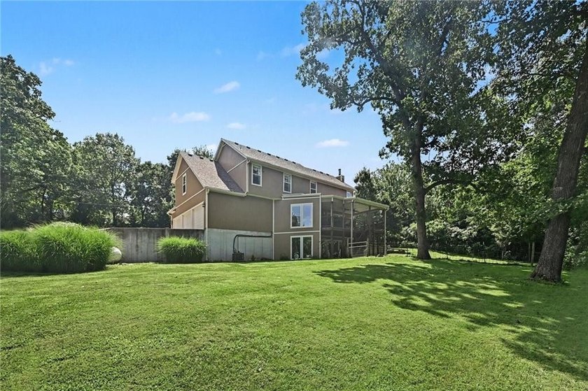 Experience the perfect blend of country living and modern - photo 41