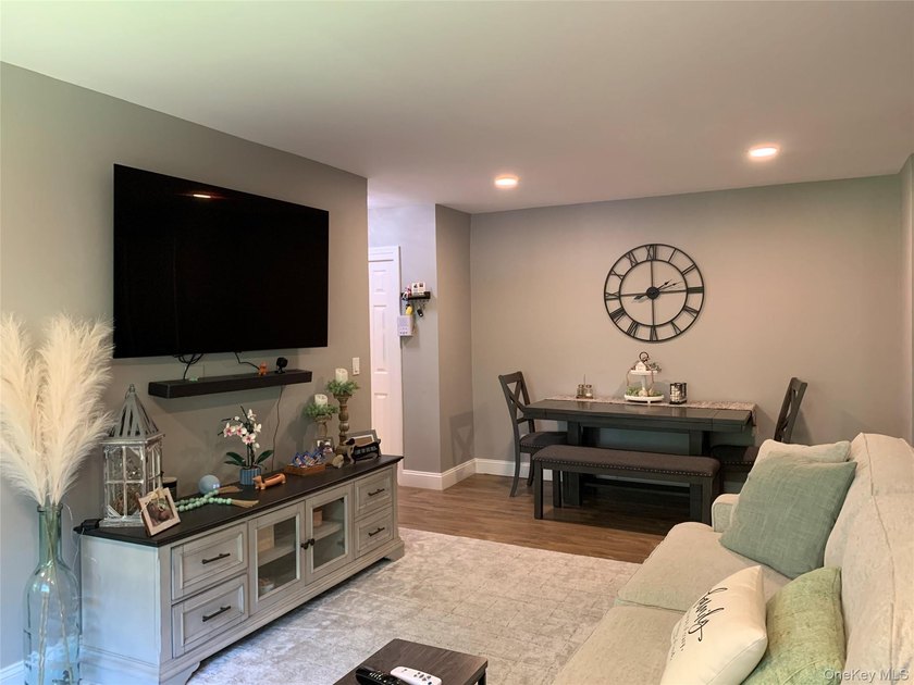 Come see this updated 1 Bedrooms, 2nd Floor Unit featuring - photo 7