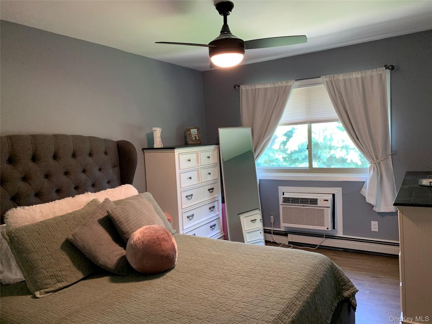 Come see this updated 1 Bedrooms, 2nd Floor Unit featuring - photo 9