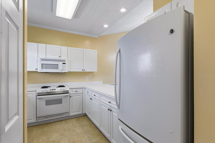 Located in the desirable Magnolia Place community in the heart - photo 4