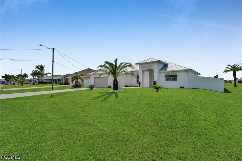A MUST SEE IN PERSON!!!! Home offers nearly 2,200 sqft of living - photo 6