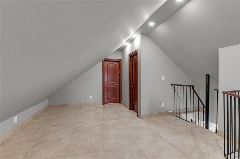 WELCOME TO 360 WHITMAN DR AN ARCHITECTURAL MASTERPIECE IN - photo 12
