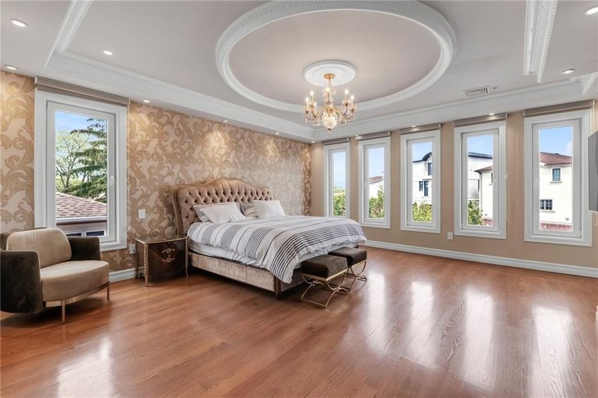 WELCOME TO 360 WHITMAN DR AN ARCHITECTURAL MASTERPIECE IN - photo 14