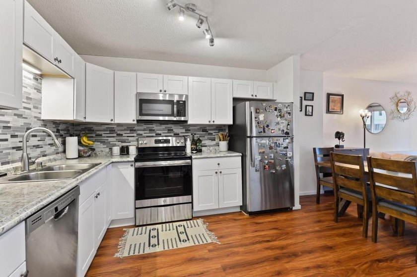 Rare opportunity to own one of The Crossings' coveted patio - photo 7
