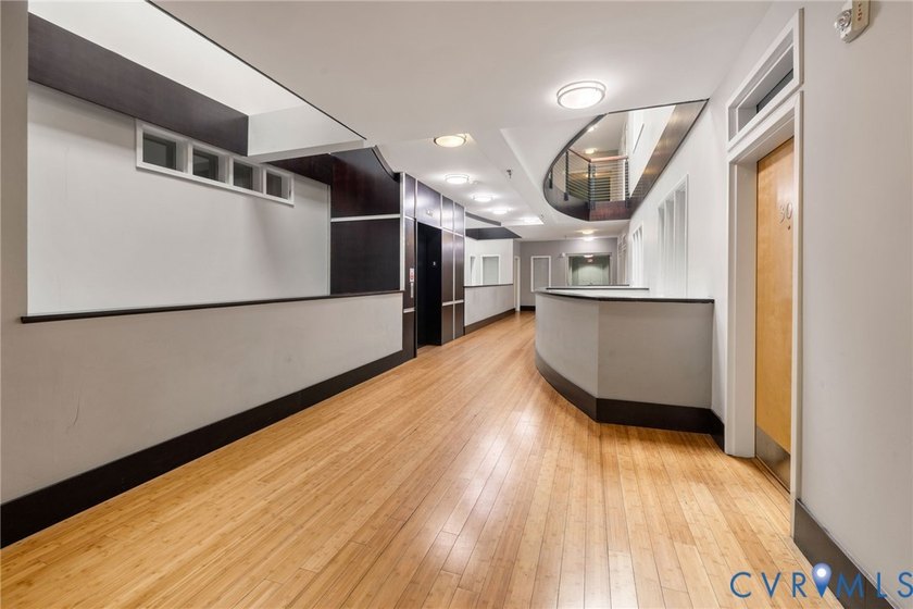 Welcome to 1333 West Broad Street, Unit 506. This top-floor - photo 3