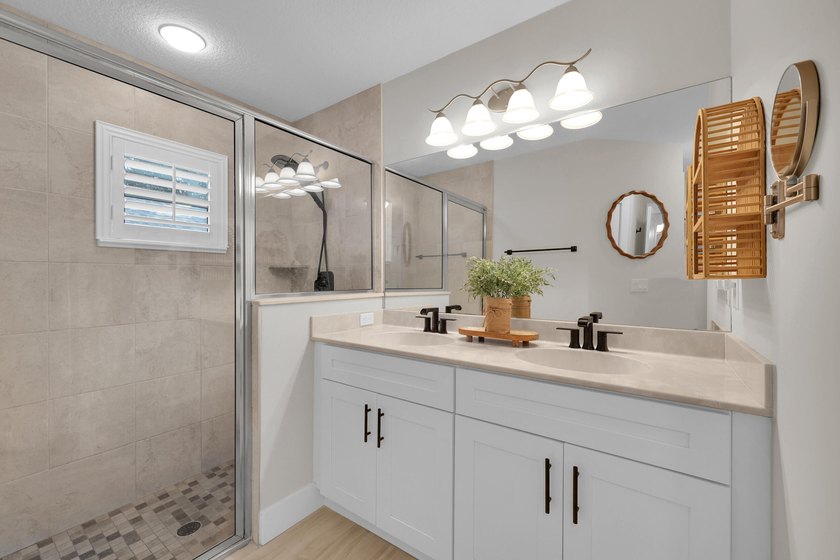 Welcome home to this beautifully maintained 3-bedroom - photo 22