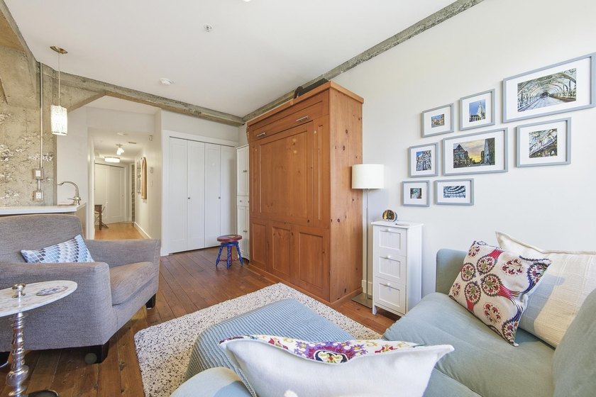 If you've been looking for a studio in Yaletown this is the one! - photo 7