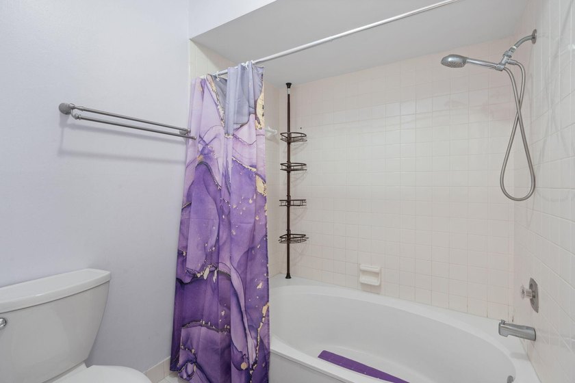 Welcome home to this spacious 3-bed, 2-bath corner Villa in a - photo 29