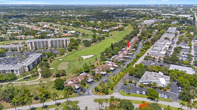 Welcome home to this spacious 3-bed, 2-bath corner Villa in a - photo 38
