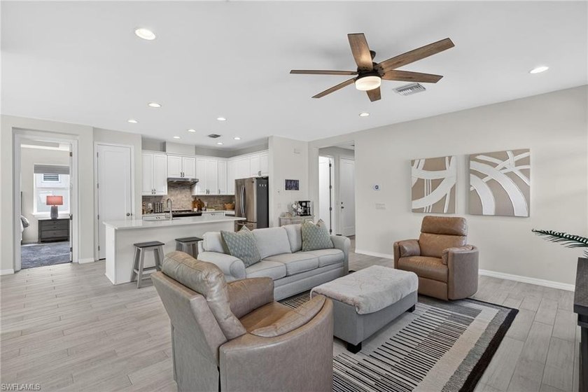 PRICE IMPROVED! This 3 bedroom, 2 bathroom single-family *Lazio* - photo 4