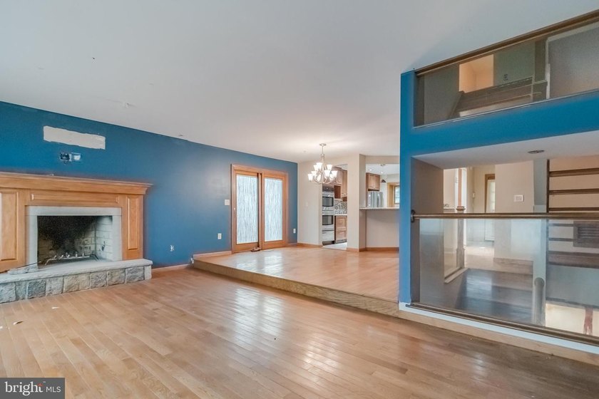 Beautifully customized townhome with breathtaking views of the - photo 9