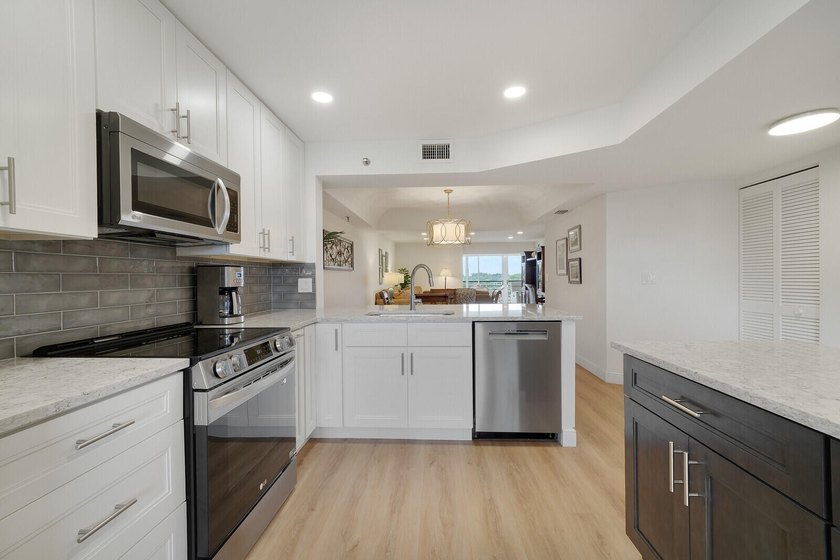 Welcome to this spacious 2-bedroom, 2-bath condo in the - photo 16