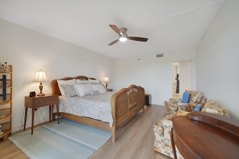 Welcome to this spacious 2-bedroom, 2-bath condo in the - photo 21