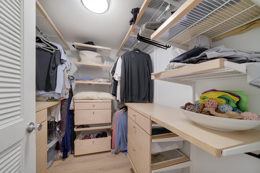 Welcome to this spacious 2-bedroom, 2-bath condo in the - photo 24