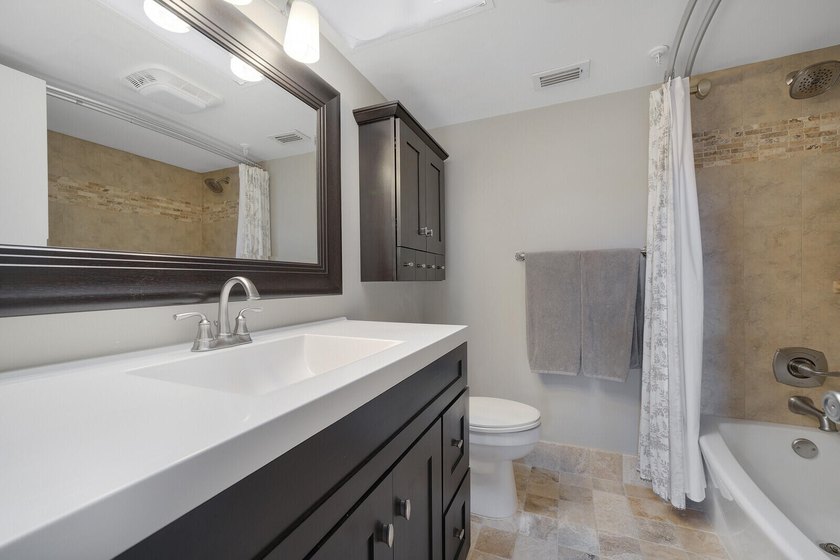 Welcome to this spacious 2-bedroom, 2-bath condo in the - photo 30