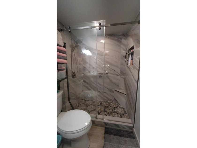 Welcome to this beautifully maintained and thoughtfully upgraded - photo 17