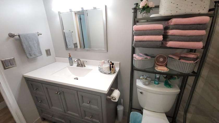 Welcome to this beautifully maintained and thoughtfully upgraded - photo 18