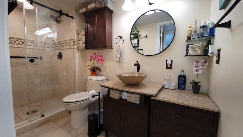 Welcome to this beautifully maintained and thoughtfully upgraded - photo 24