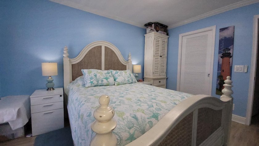 Welcome to this beautifully maintained and thoughtfully upgraded - photo 30