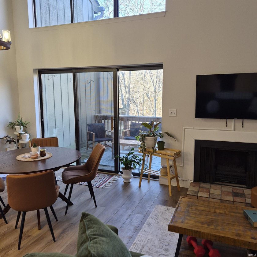 Don't miss this freshly remodeled 2 bedroom 1 bath Condo, new - photo 5