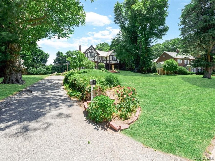 Classic Century-Old English Tudor | Coveted Beacon Hill Location - photo 2