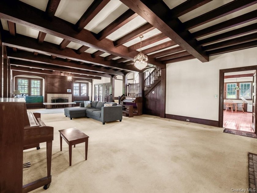 Classic Century-Old English Tudor | Coveted Beacon Hill Location - photo 9