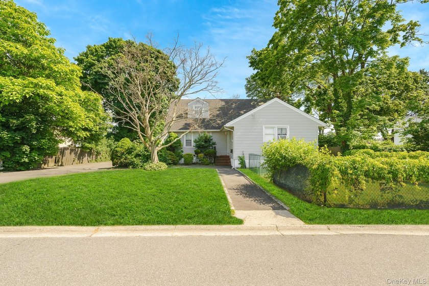 Legal 2-Family by C/O! Exceptional income-producing investment - photo 2