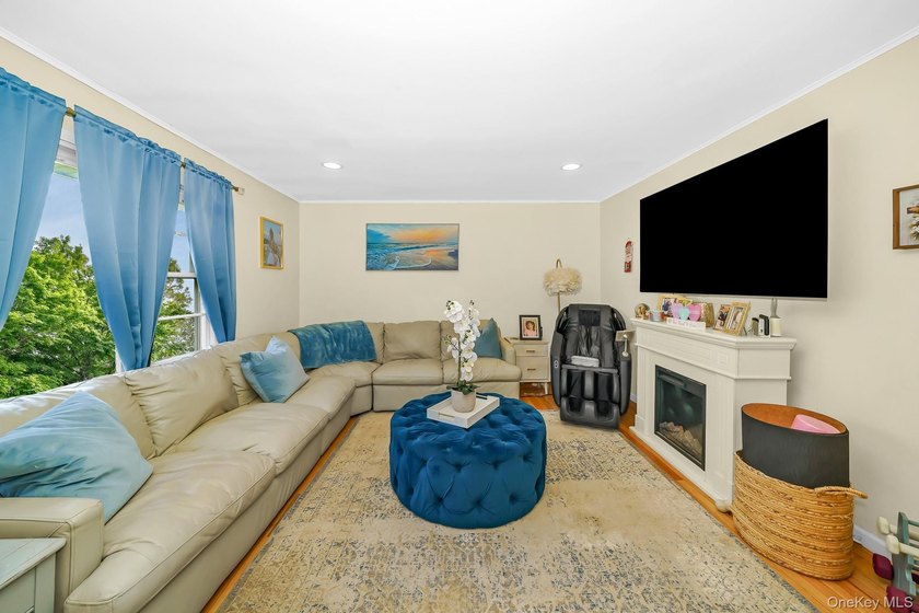 Legal 2-Family by C/O! Exceptional income-producing investment - photo 10