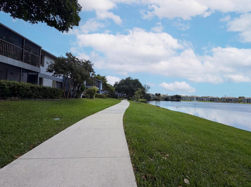 Welcome to 2737 S Oakland Forest Dr, a residence where fresh - photo 16
