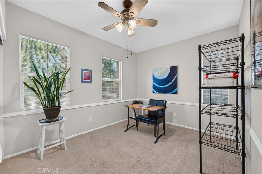 Stunning and tastefully upgraded, this beautiful 3 bedroom, 2 - photo 22