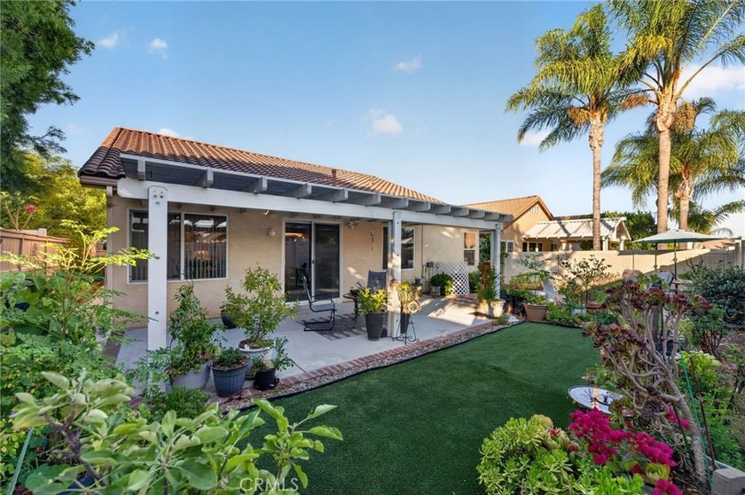 Stunning and tastefully upgraded, this beautiful 3 bedroom, 2 - photo 40