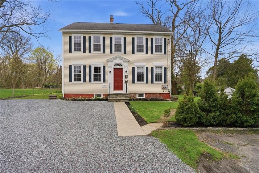 Private first-floor residence in the rear building at 48 1/2 - photo 7