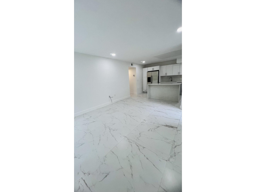 Investors Opportunity! Rent right away! Beautiful completely - photo 11