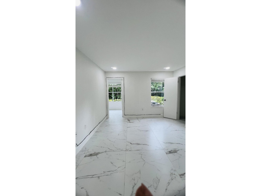 Investors Opportunity! Rent right away! Beautiful completely - photo 15