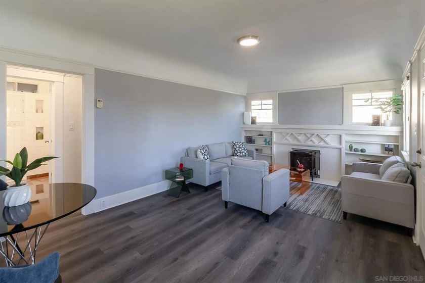 North Park Craftsman with great curb appeal. Even has a white - photo 6