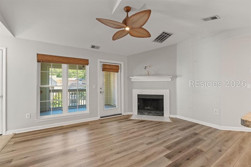 Updated 2BR/2BA Condo in the gated Summer House community - photo 4