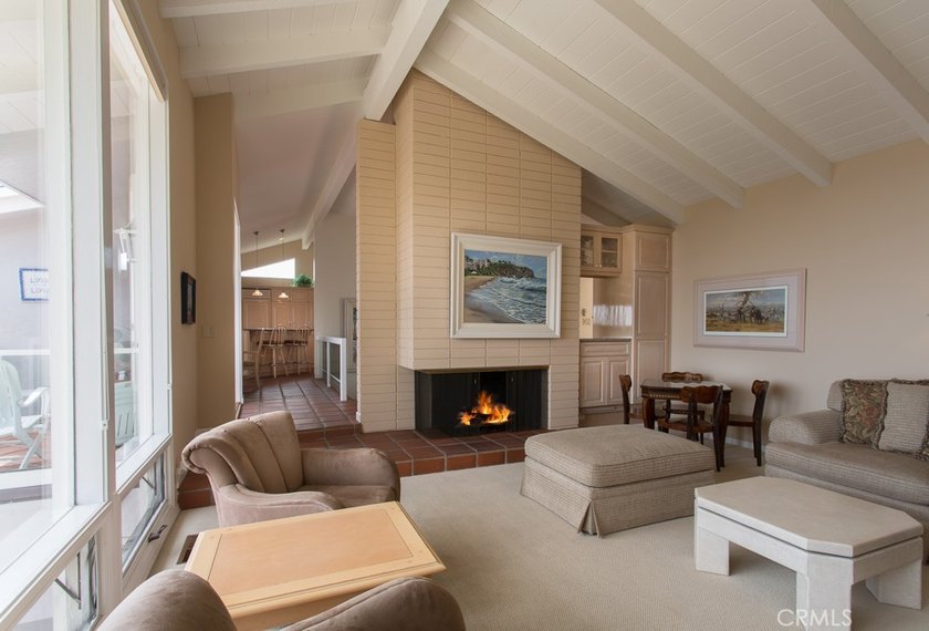 Experience the best of coastal luxury living in the exclusive - photo 4