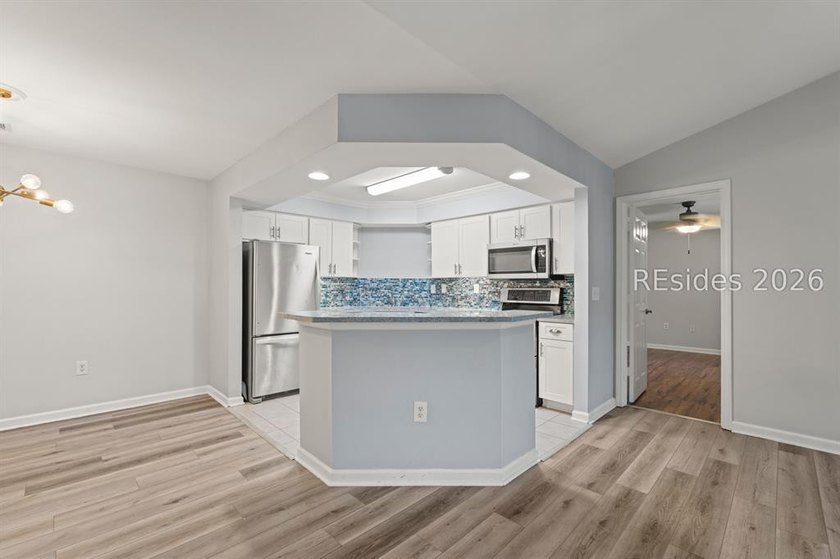 Updated 2BR/2BA Condo in the gated Summer House community - photo 7