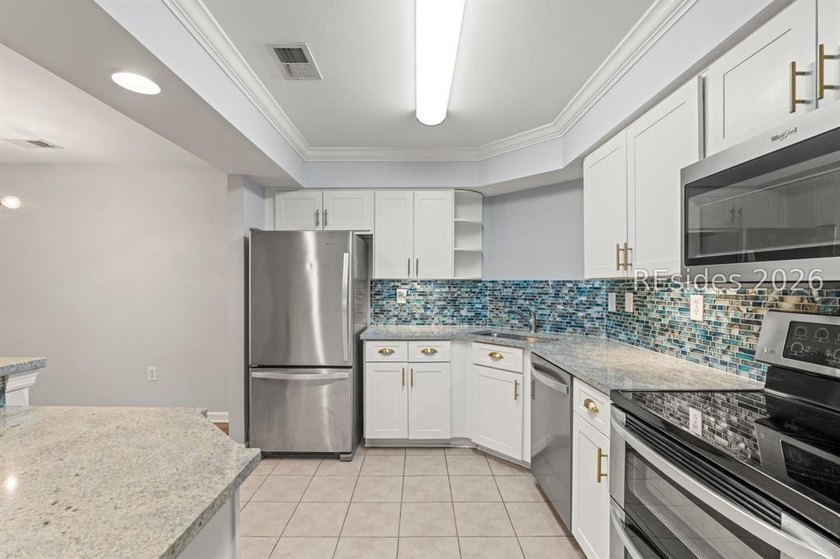 Updated 2BR/2BA Condo in the gated Summer House community - photo 8